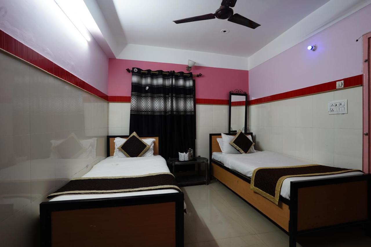 Tirupati Lodge Njp Shiliguri Exterior foto