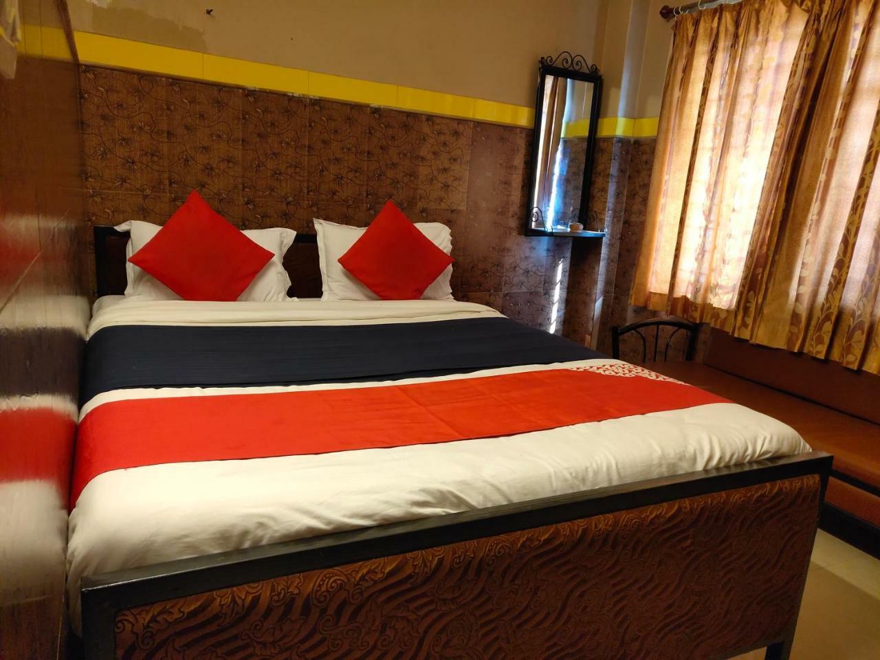 Tirupati Lodge Njp Shiliguri Exterior foto